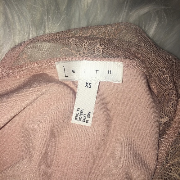 Leith XS Dusty Rose Lace Long Bell Sleeve Blouse - Picture 7 of 9